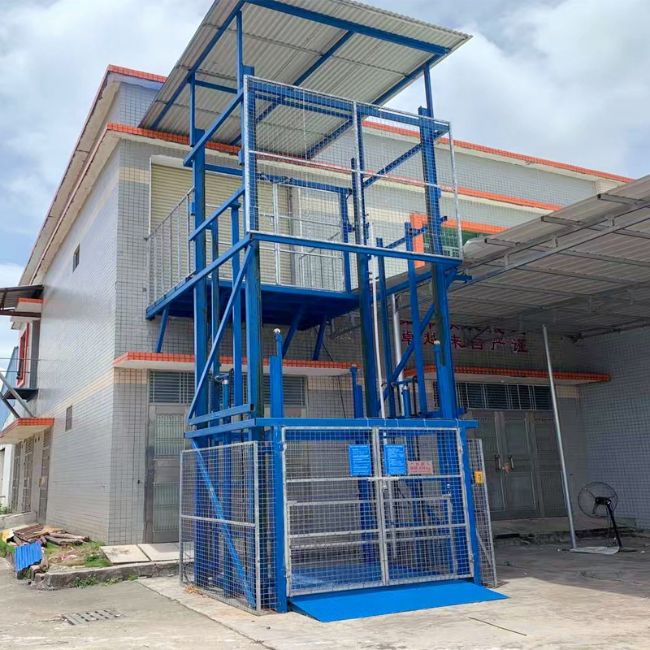 大庆建材厂室外升降货梯安装